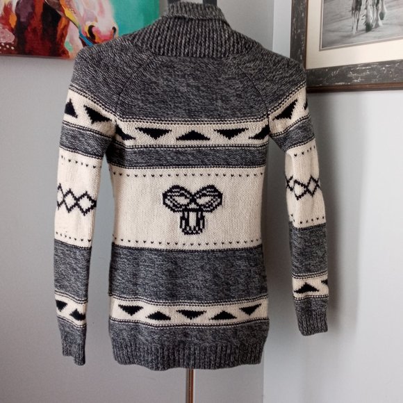 TNA Northwest 100% lambs wool cardigan shawl collar Sweater - Picture 3 of 7